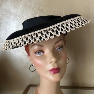 FABULOUS 1950's BLACK STIFF LACE PANCAKE HAT WITH OFF WHITE LACE EDGING